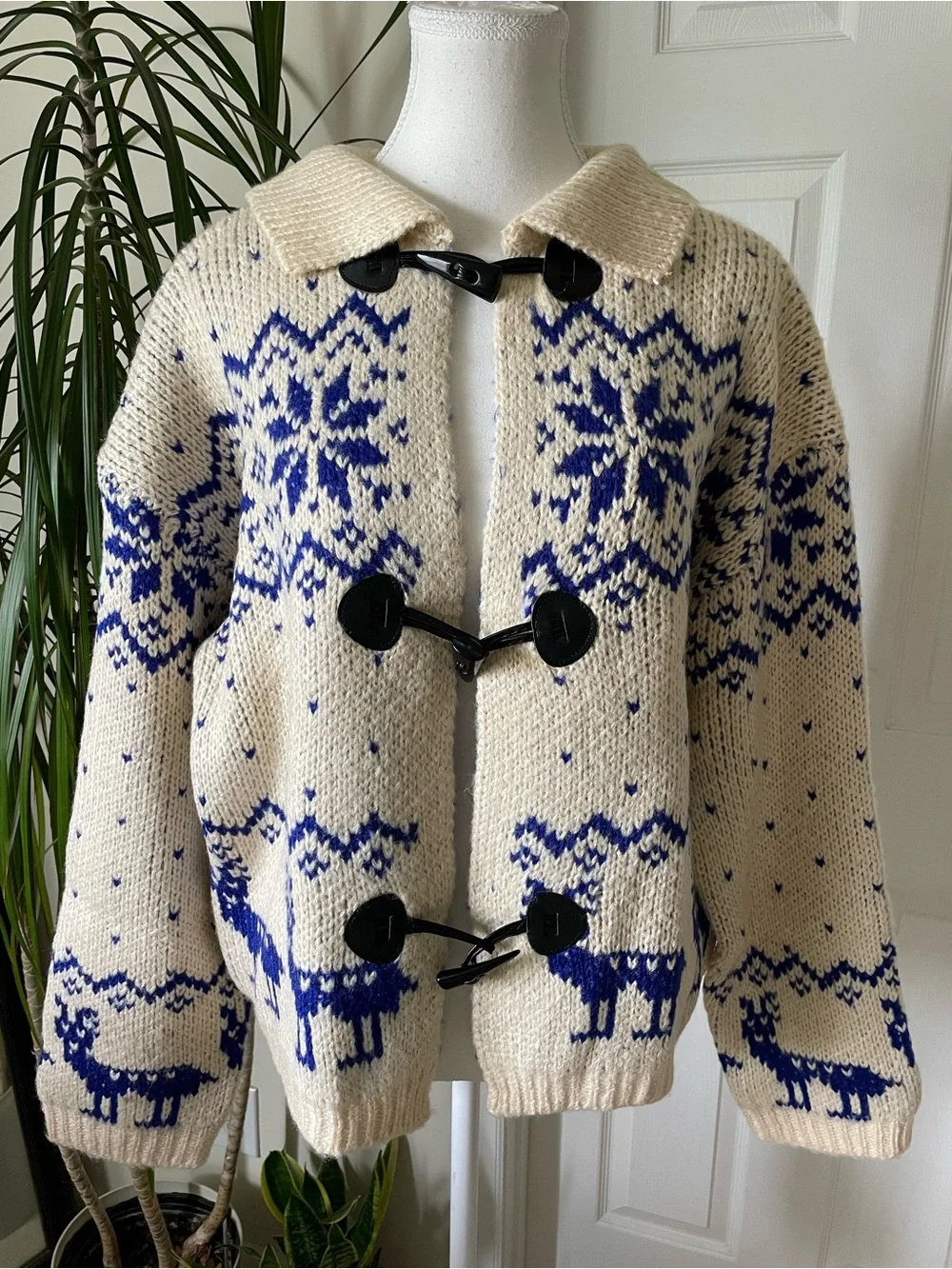 Bailey Rose Women's Fair Isle Reindeer Toggle Knit Collared Cardigan Small NWT - Picture 6 of 16